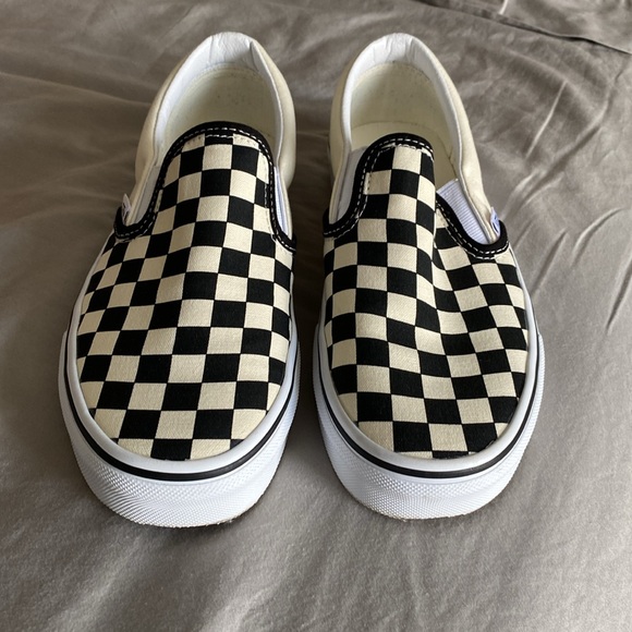 Checkered vans - Picture 2 of 4